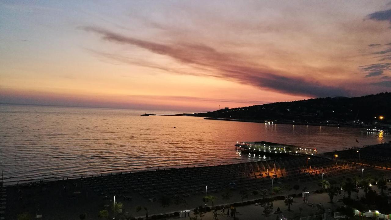 Nada Seaview Apartment Shëngjin Esterno foto